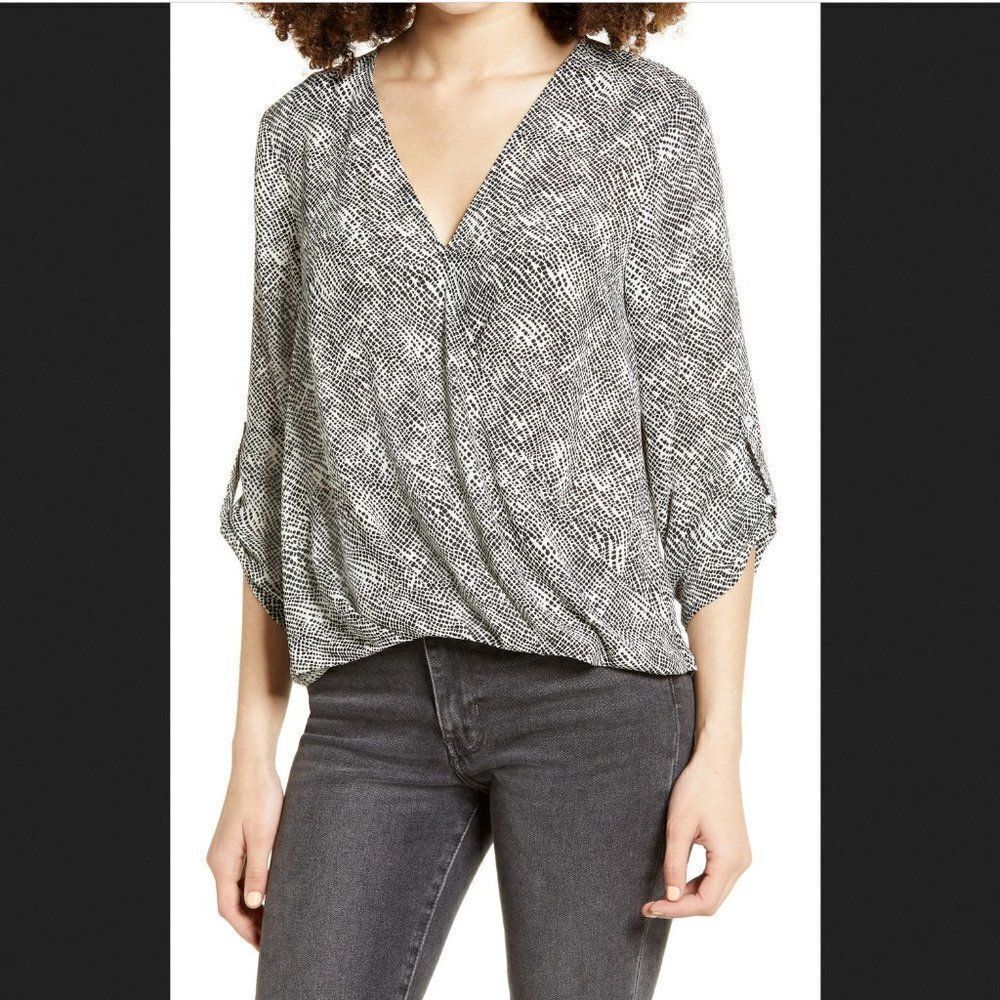 All in Favor Black & White Surplice‎ Blouse Size XS
